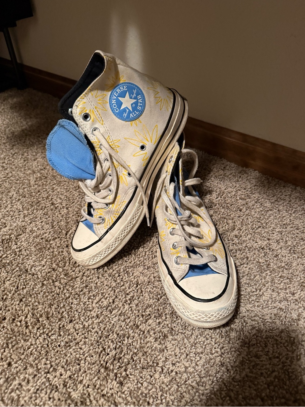 Converse White High-Top Sneakers with Blue Globe 'Be Nice' Graphic - Picture 4 of 5